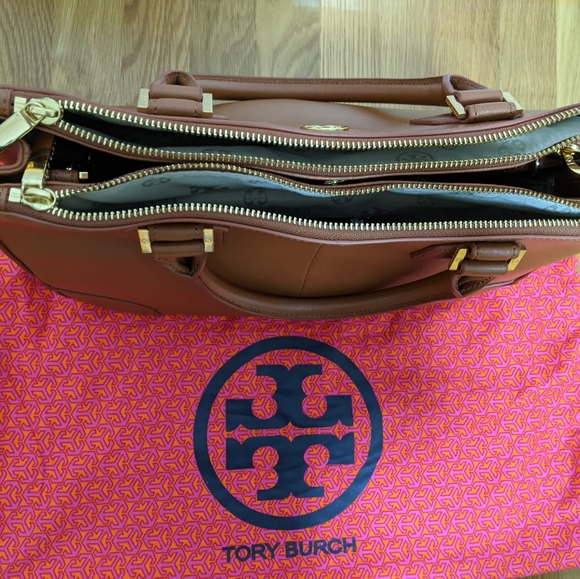 Tory Burch Brown Leather Double Zip Robinson Bag - Picture 4 of 9